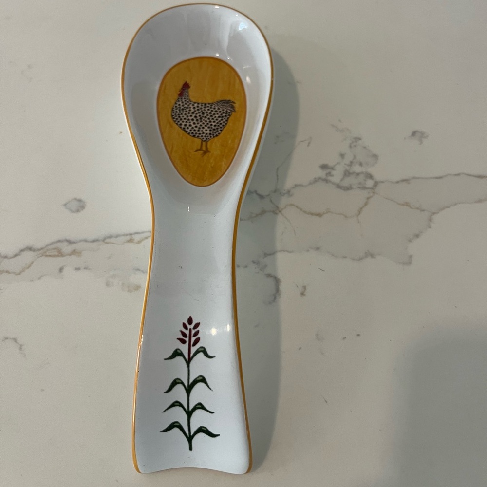 Warren Kimble – Sakura Country Quartet Spotted Rooster spoon rest.
